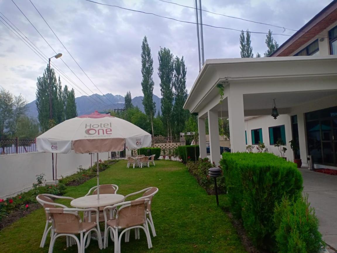 Hotel One Skardu Kültér fotó